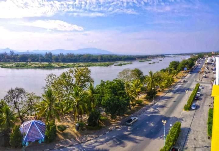 Viang Tak Riverside Hotel Exteriér fotografie